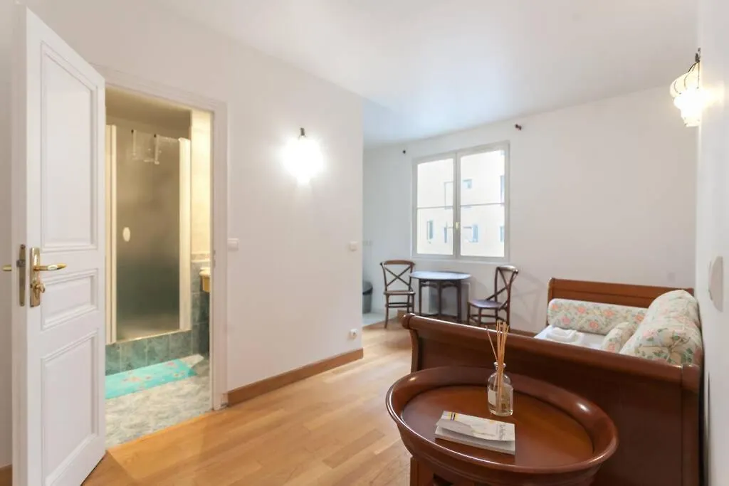 Nice Studio In The Center Of Capucines Apartment